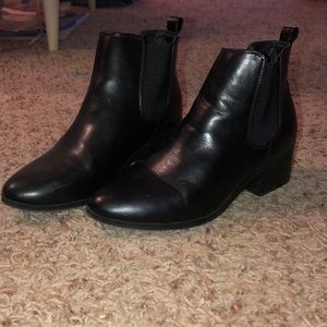 Black heeled booties!